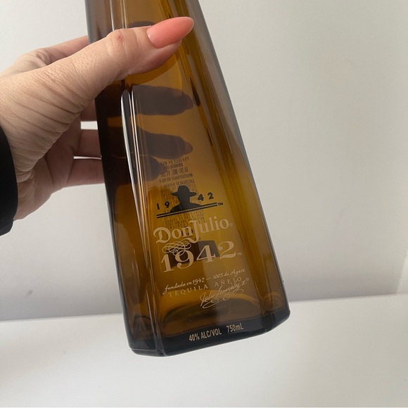 🍾 Empty 750ml Don Julio 1942 Bottle - Sleek and Sophisticated Design 🎨 - Picture 5 of 7